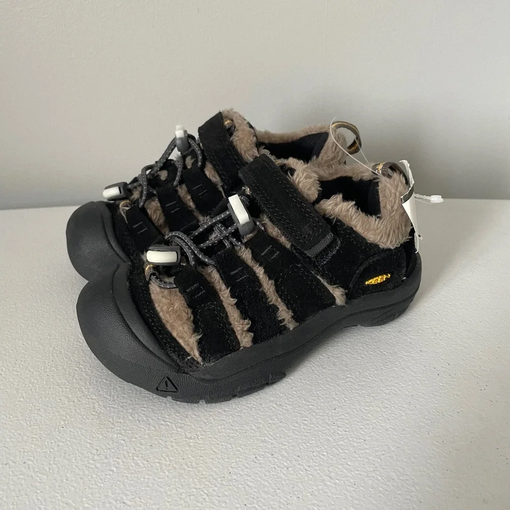Keen cozy little